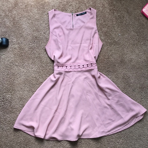 Dress - Picture 6 of 6